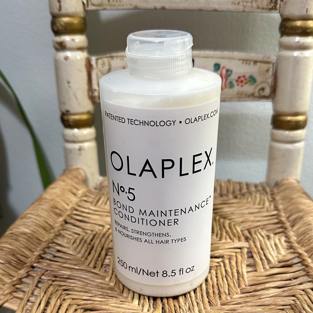 Olaplex No. 5 Bond Maintenance
Conditioner 8.5oz / 250ml New & Unopened